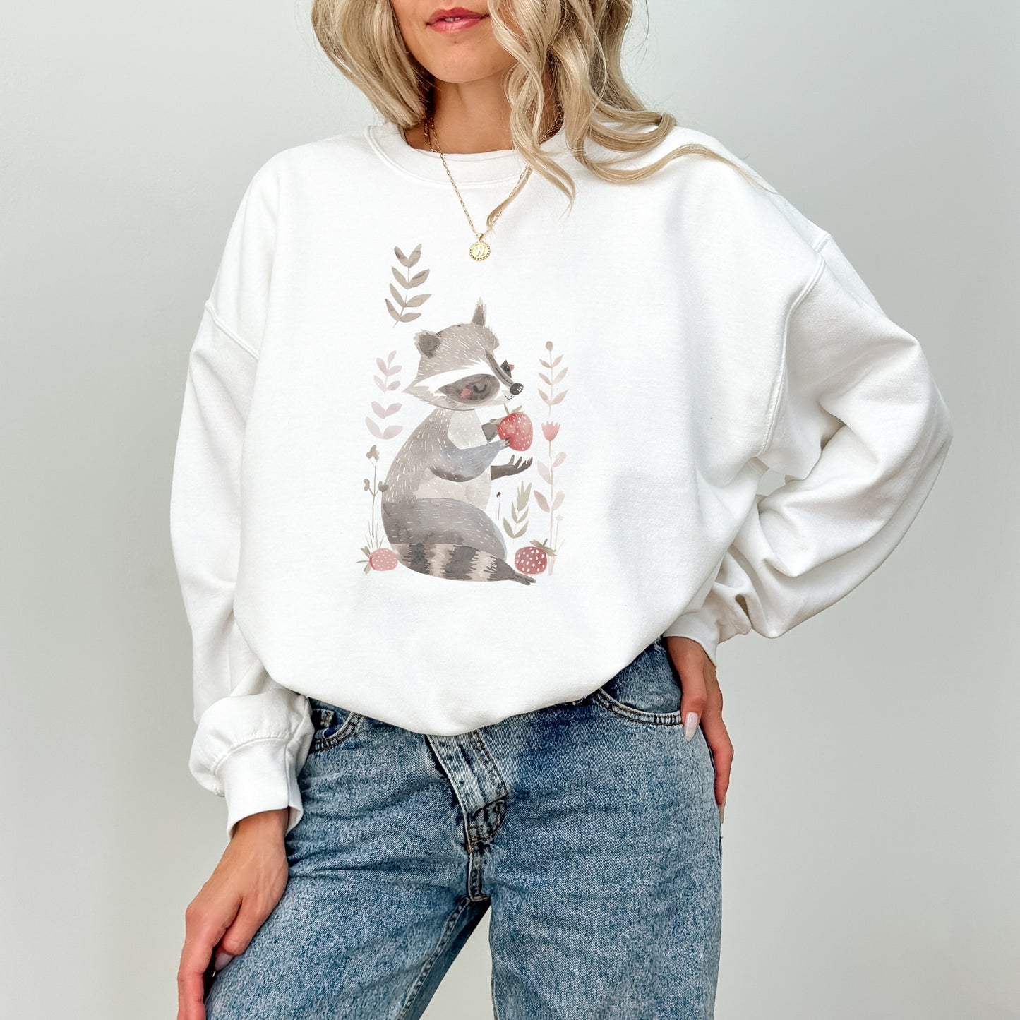 Raccoon Eating Strawberry Unisex Sweatshirt – Fun & Cozy Design